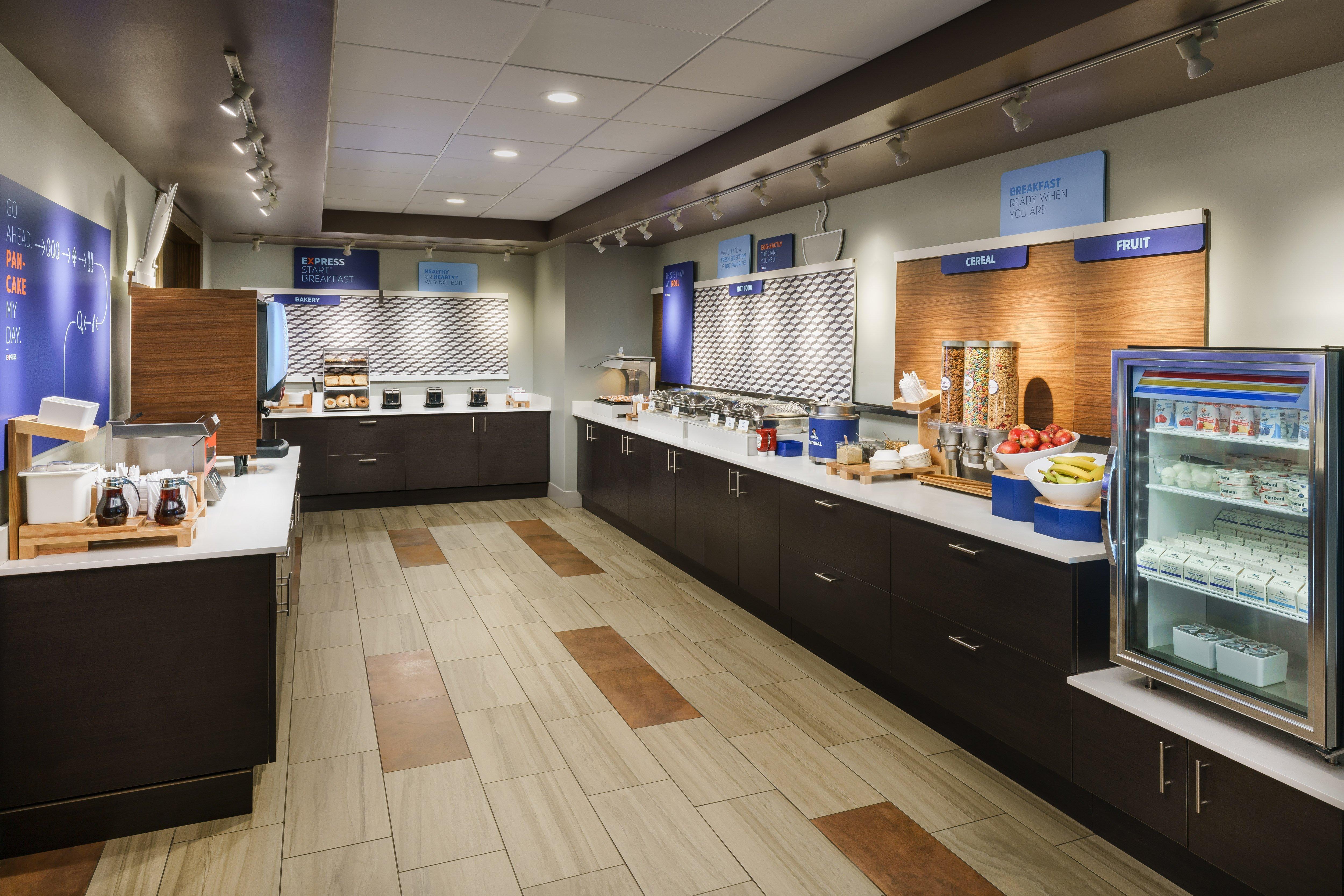 Holiday Inn Express Boston By Ihg Exterior foto