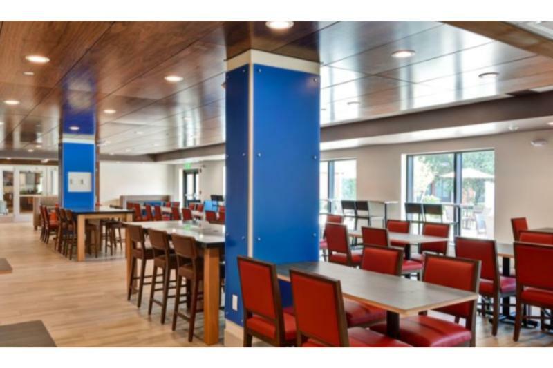 Holiday Inn Express Boston By Ihg Exterior foto